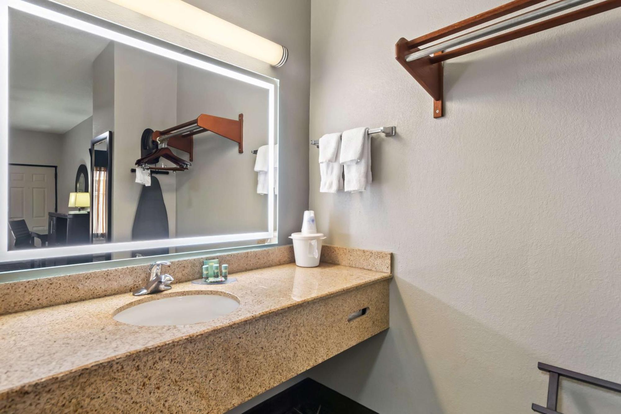 Best Western Inn Монровилл Экстерьер фото